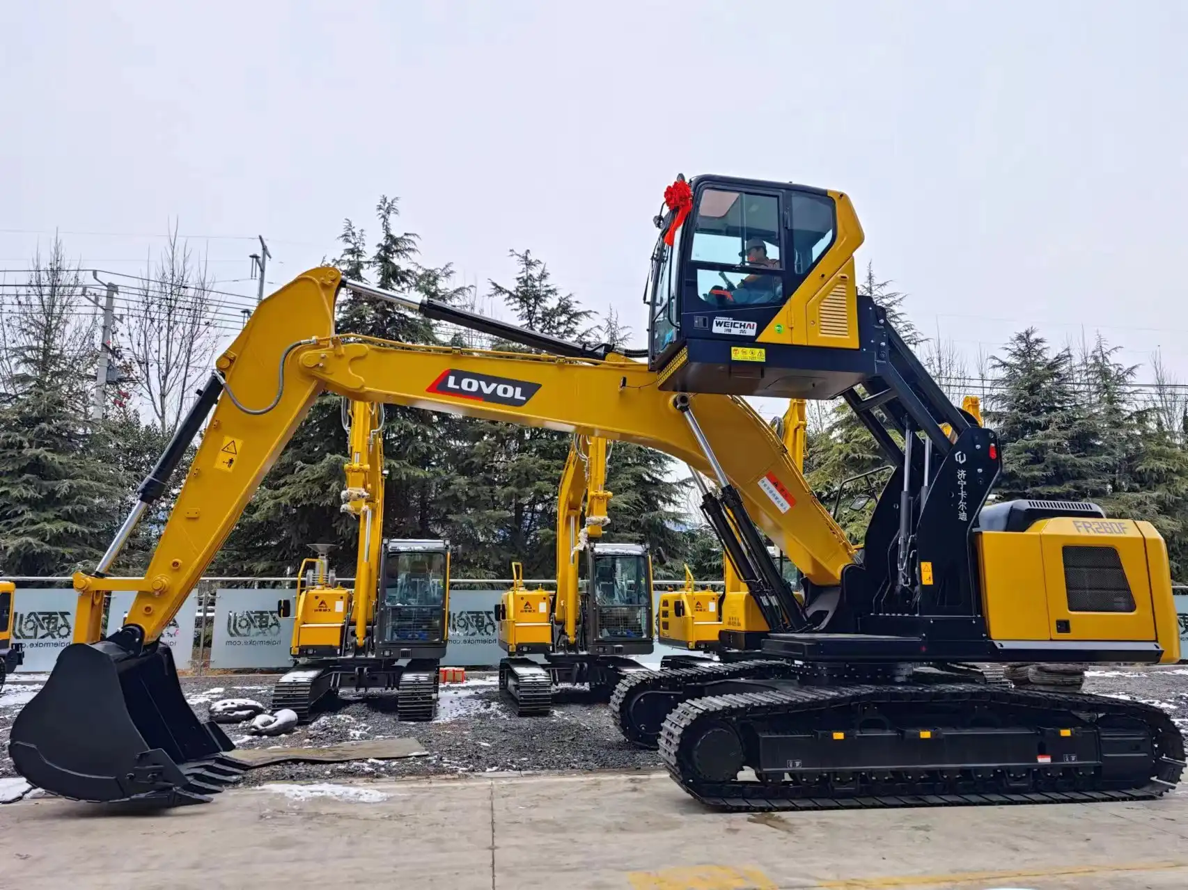 Top Signs Your Excavator Cab Needs Replacement